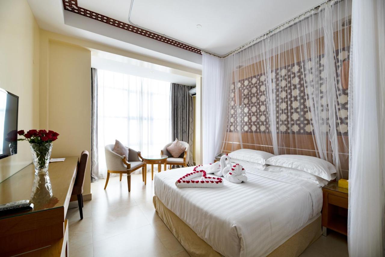 Saab Royale Hotel Найроби Экстерьер фото